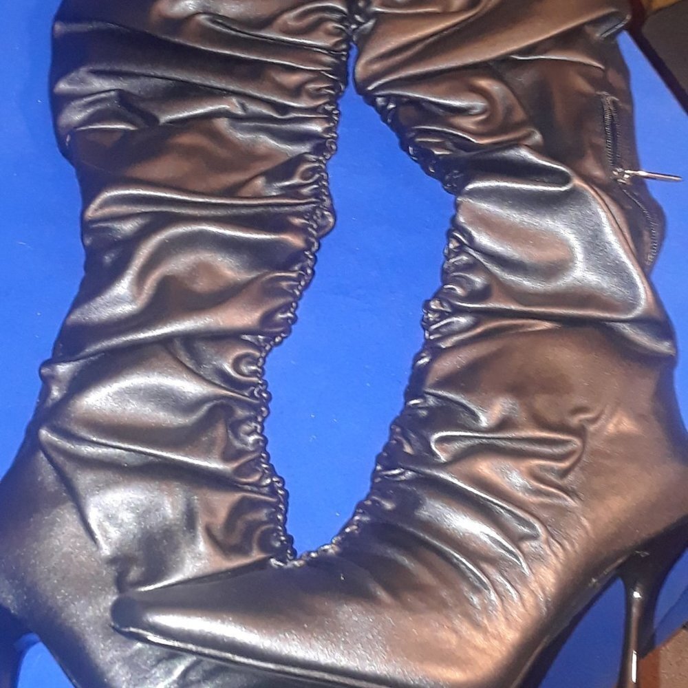 ALL IN THIGH HIGH STILETTO BOOT - Picture 2 of 7